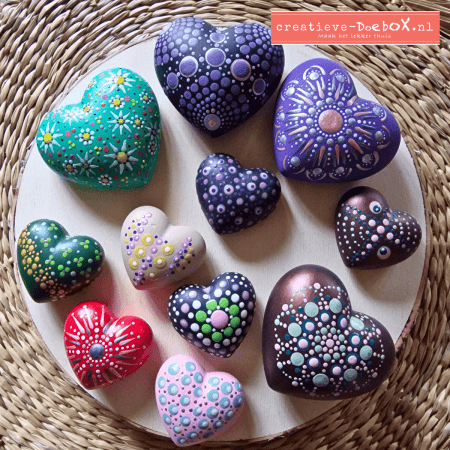 Hartjes van keramisch gips om te stippen, Stippen met liefde doebox met grote en kleine hartjes