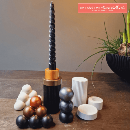 Modern DIY-setje ‘Kleur & rust’ van keramisch gips in rustige stijl met ronde vormen en ribbelvaasje
