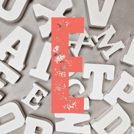 letter E keramisch gips