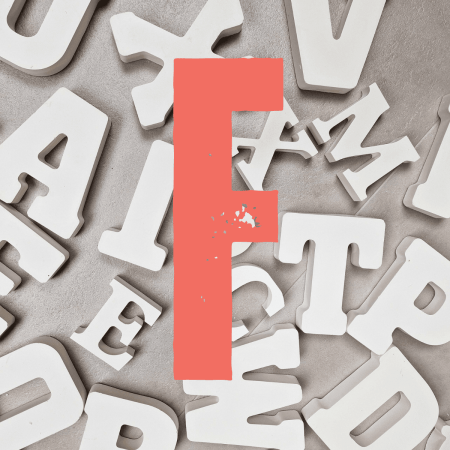 letter F keramisch gips