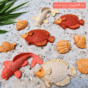 Zomerse zeevriendjes ornamenten van keramisch gips om te beschilderen, set van 10 visjes en schelpen