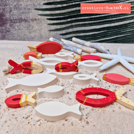 School vissen ornamenten van keramisch gips om te beschilderen, set van 8 maritieme visjes