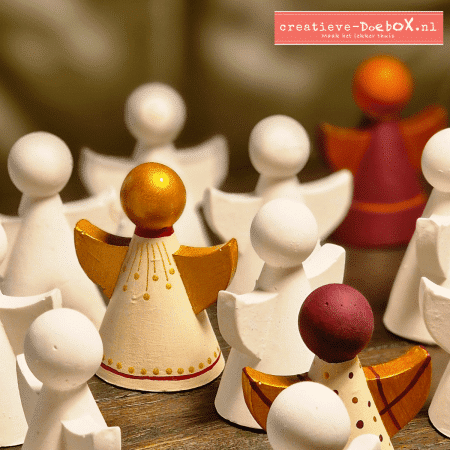 Twee keramische engeltjes om zelf te beschilderen als hippe kerstdecoratie voor thuis