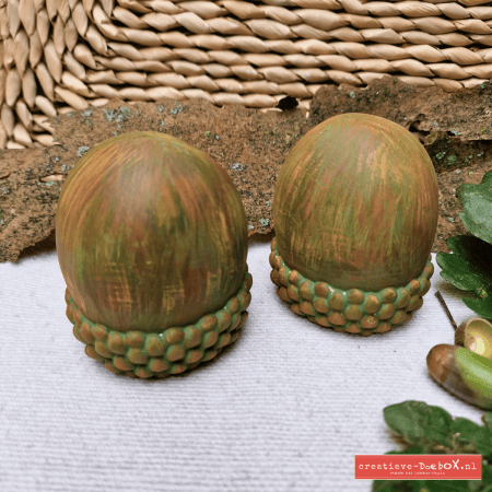 Eikels ornamenten van keramisch gips om te beschilderen, set van 2 herfstdecoratie