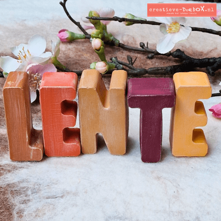 Lente letters van keramisch gips om te beschilderen, decoratieve voorjaarsletters