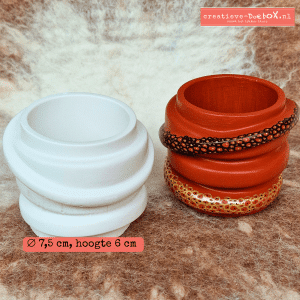 Set slinger waxinelichthouders van keramisch gips om te beschilderen, voorbeeld in steenrode tint met slangenprint op zachte ondergrond